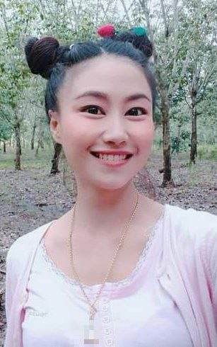 Asian Babe Teases with Food in Sultry Instagram Selfie Snap 9