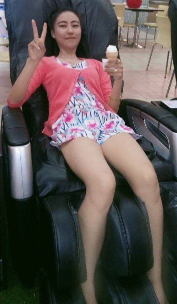 Asian Babe Teases with Food in Sultry Instagram Selfie Snap 10