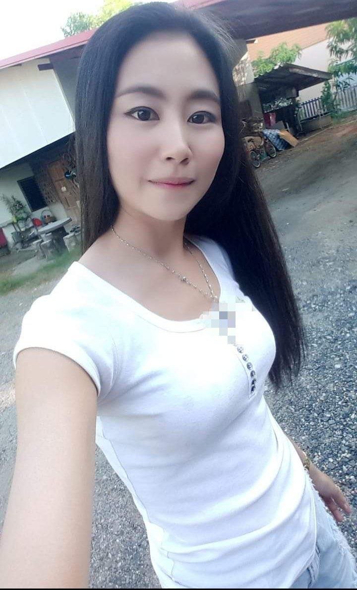 Asian Babe Teases with Food in Sultry Instagram Selfie Snap 13