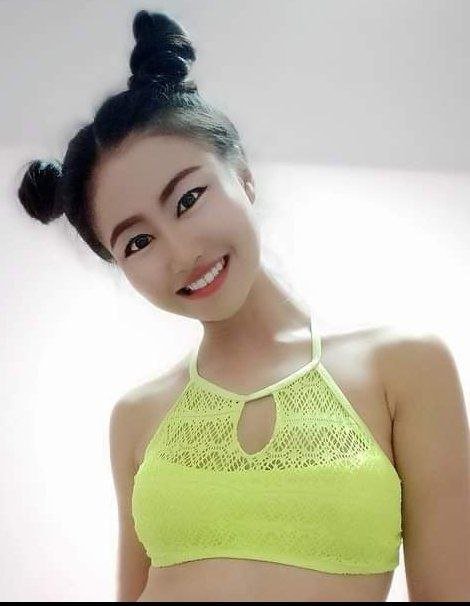 Asian Babe Teases with Food in Sultry Instagram Selfie Snap 14