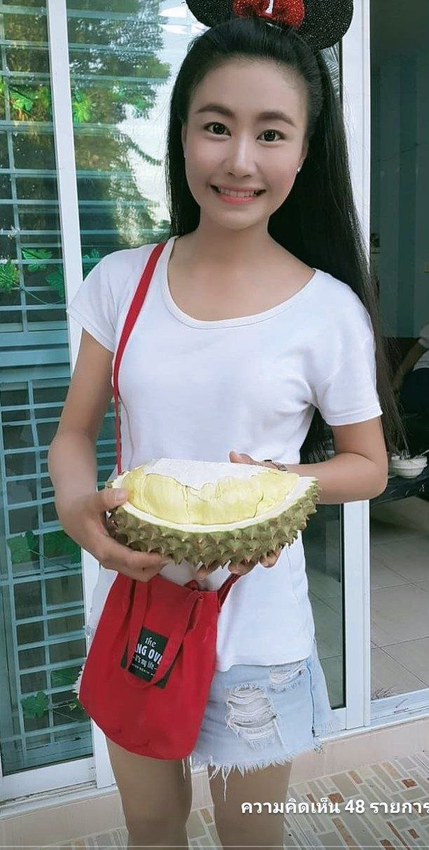 Asian Babe Teases with Food in Sultry Instagram Selfie Snap 15