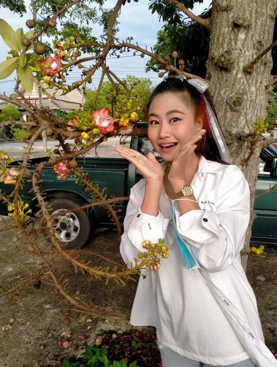 Asian Babe Teases with Food in Sultry Instagram Selfie Snap 16