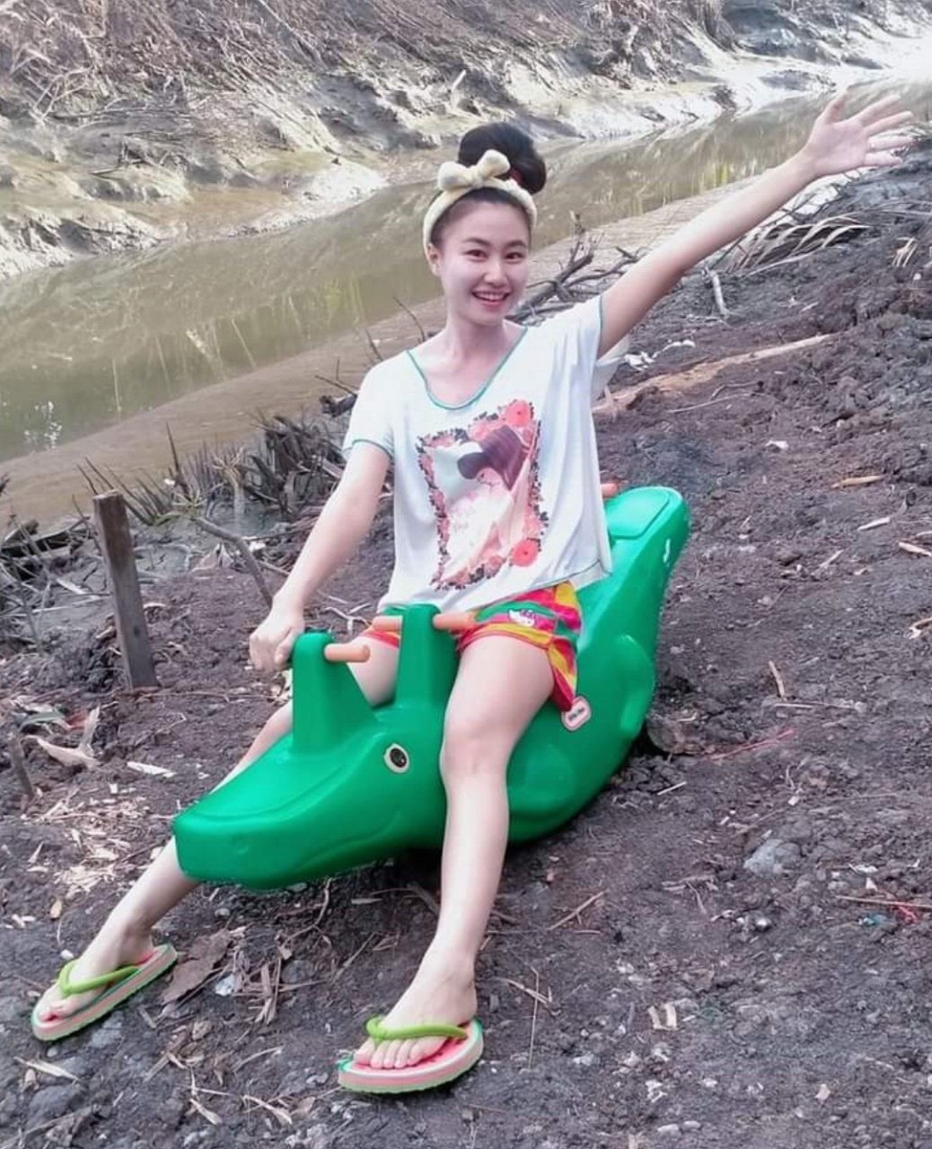 Asian Babe Teases with Food in Sultry Instagram Selfie Snap 23