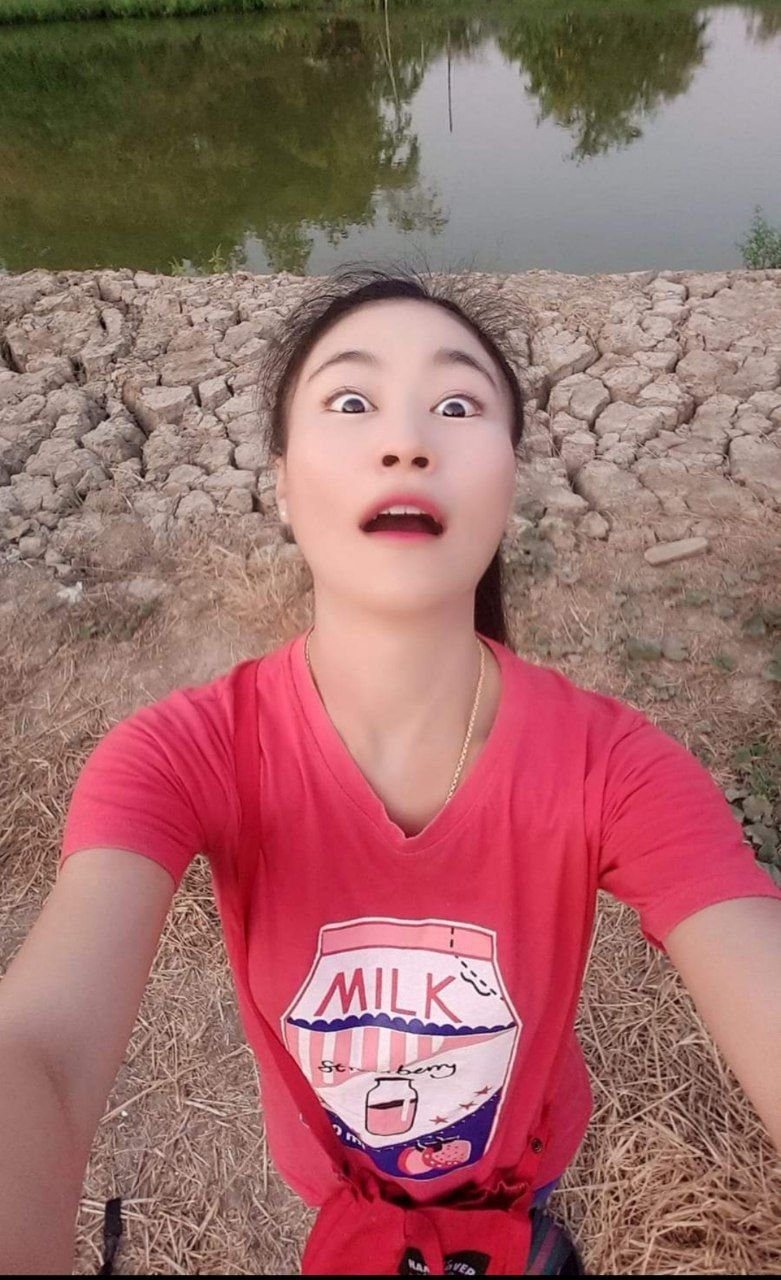 Asian Babe Teases with Food in Sultry Instagram Selfie Snap 28