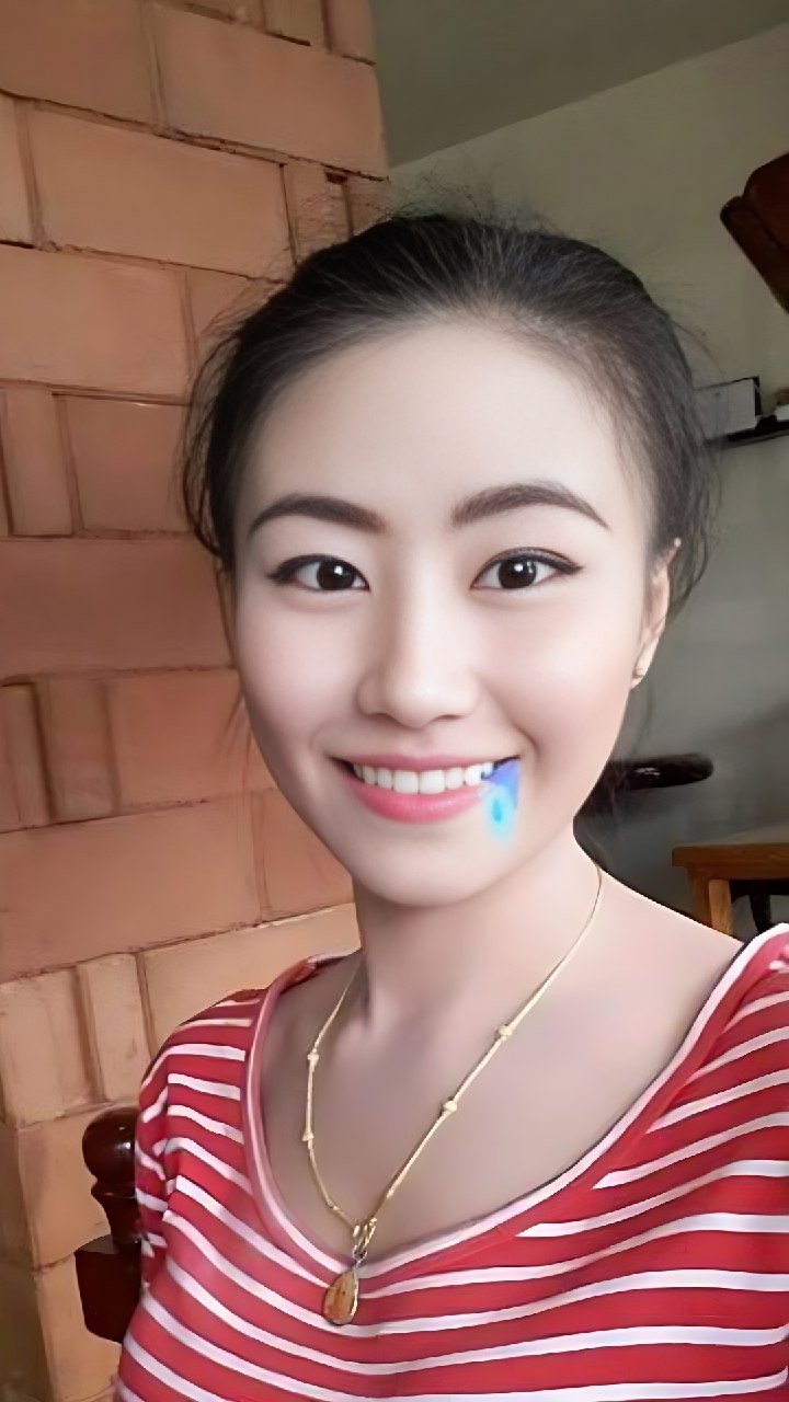 Asian Babe Teases with Food in Sultry Instagram Selfie Snap 40