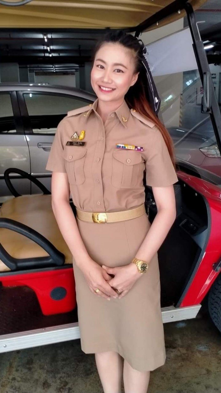 Asian Babe Teases with Food in Sultry Instagram Selfie Snap 41