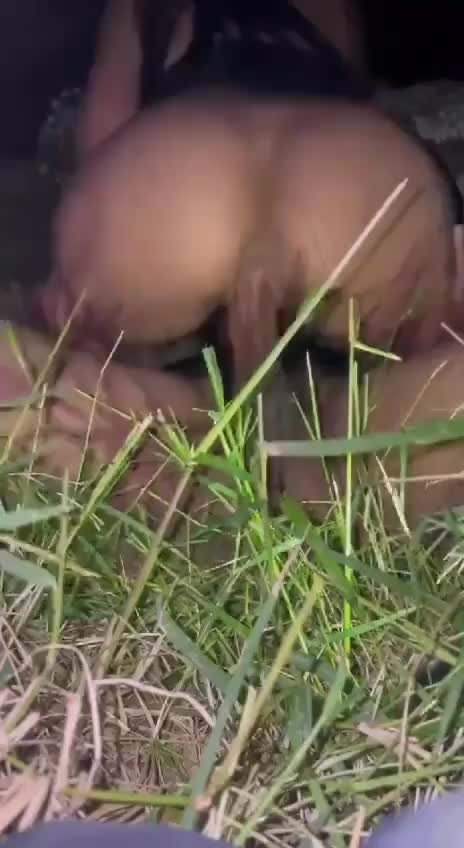 Exzentrische PAWG latina von bbc im Feld gepflügt 1