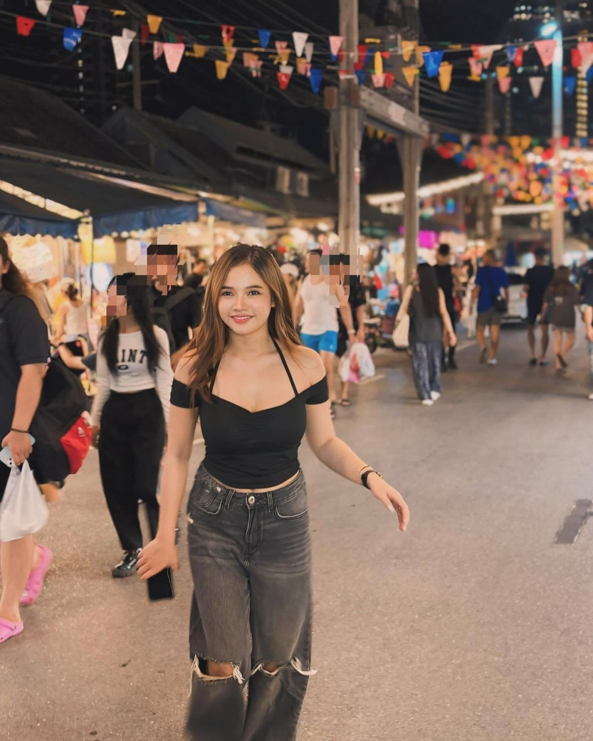 Hottie’s Sultry Fuck with Cumshot in Juicy Action 7