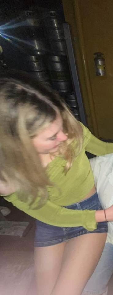 Avustralya'dan Lily nineteen açıkladı. Kik LastAynı şey için Almanca 4