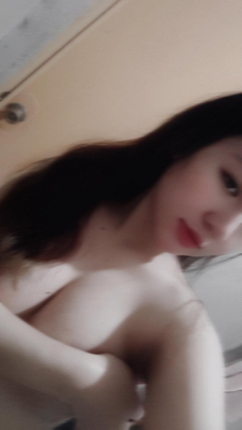 Pinay Hussy’s Slutty Ass Shines in Sultry Asian Fuck 21