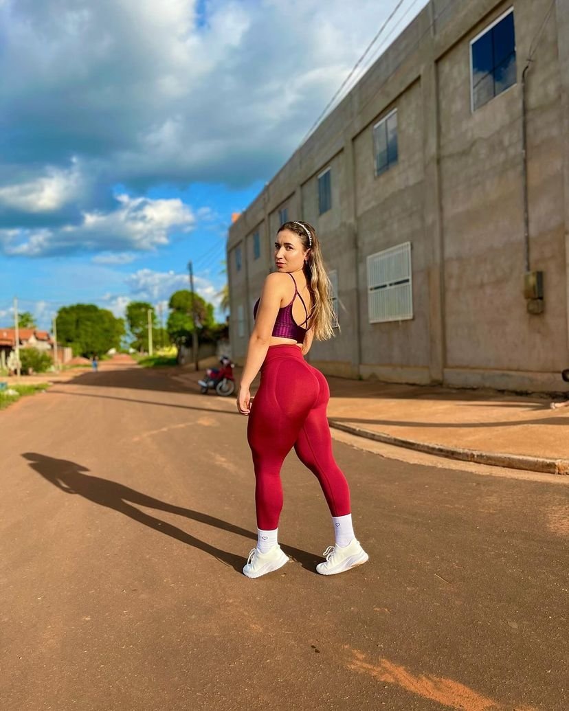 Loira tesuda gostosa 1