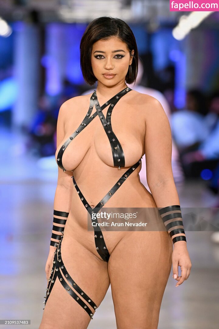 Kiarra Storm’s Sizzling Curves Ignite in Hot Fuck Action 30