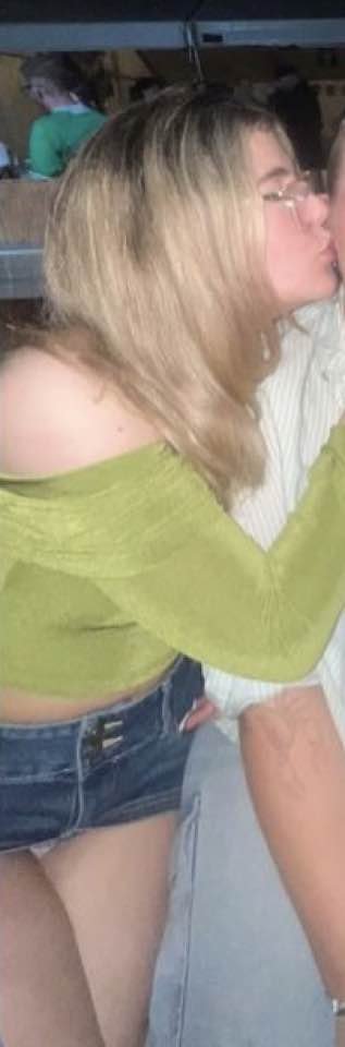 Fode a Lily, a irmã de 19 anos - kik unkn_own117 para o mesmo tratamento 7