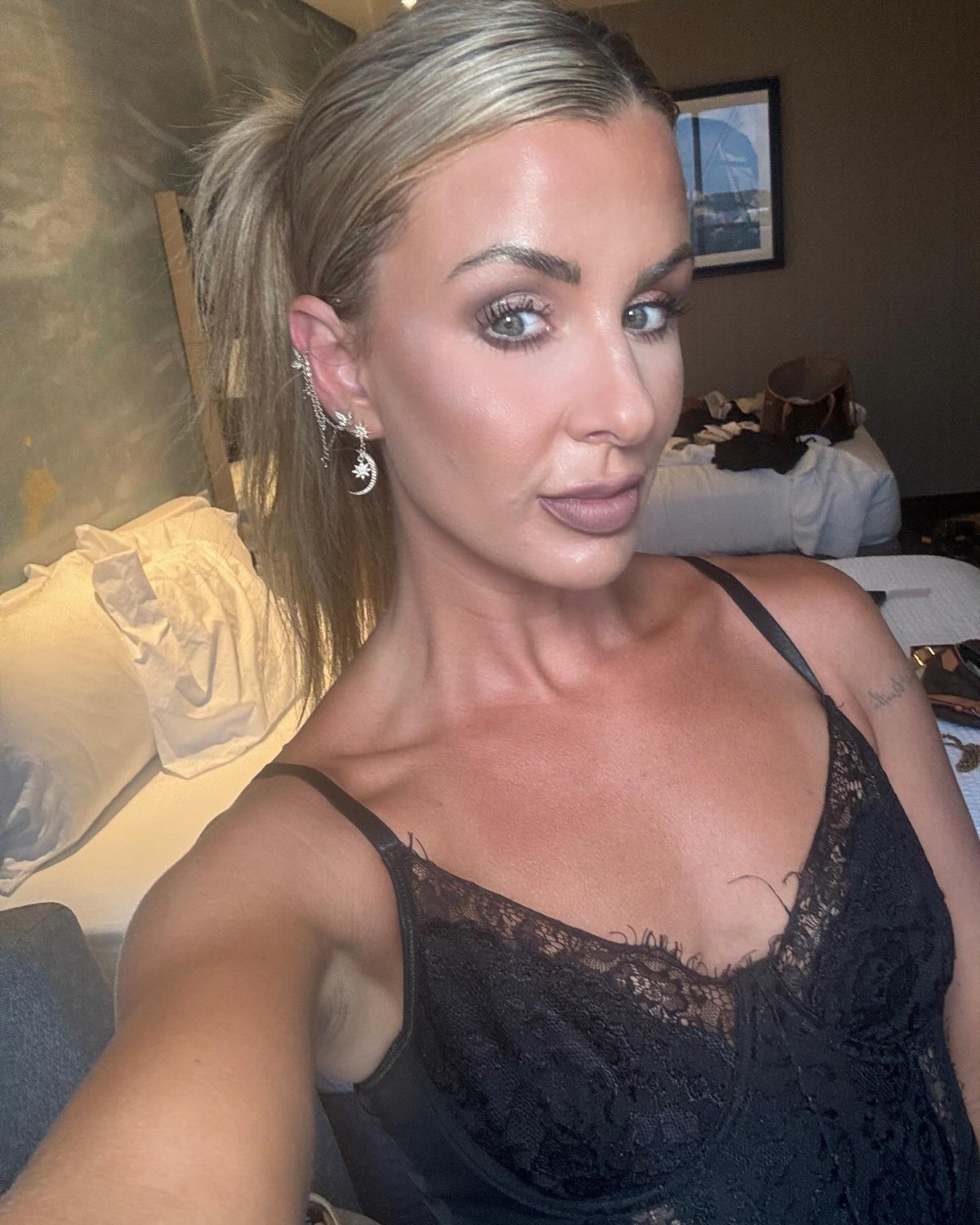 Bombshell Obsession — Sexy MILFs in Bikini 19