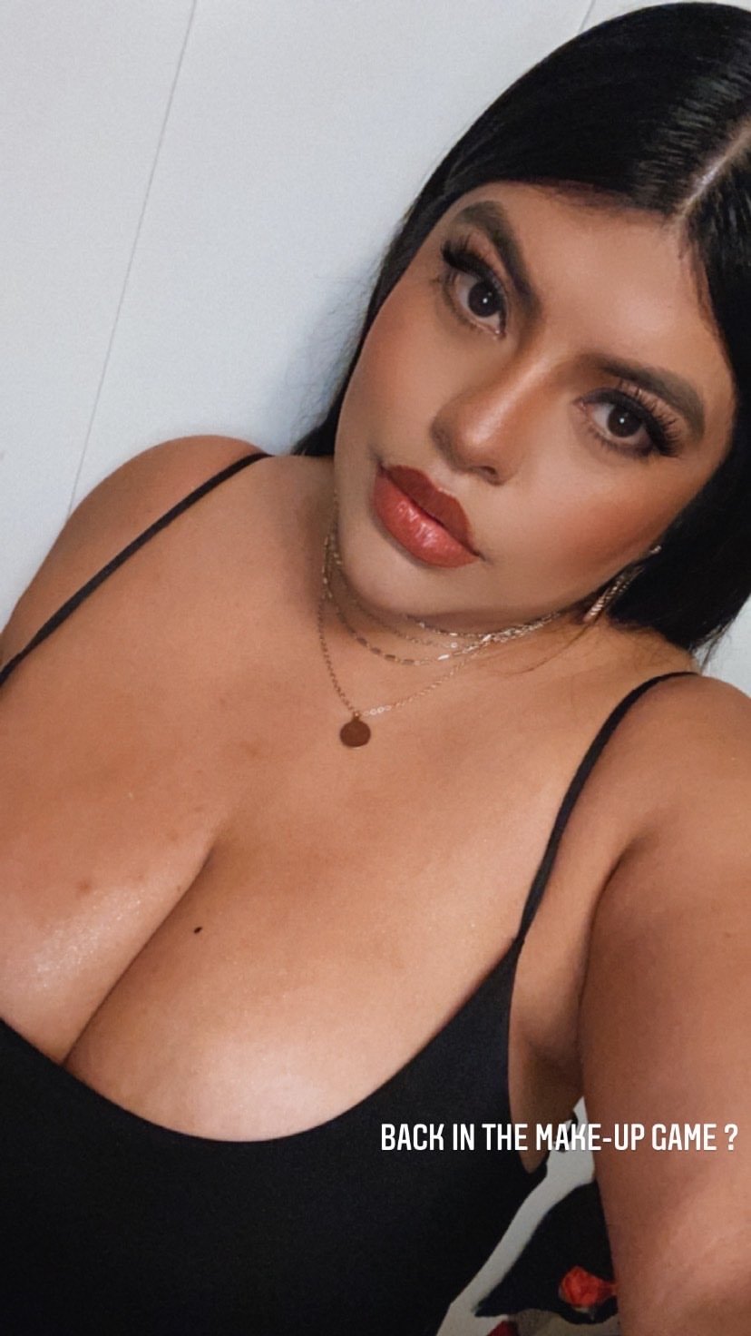 M4ギーベット—カーヴィーブルネットMILF 3