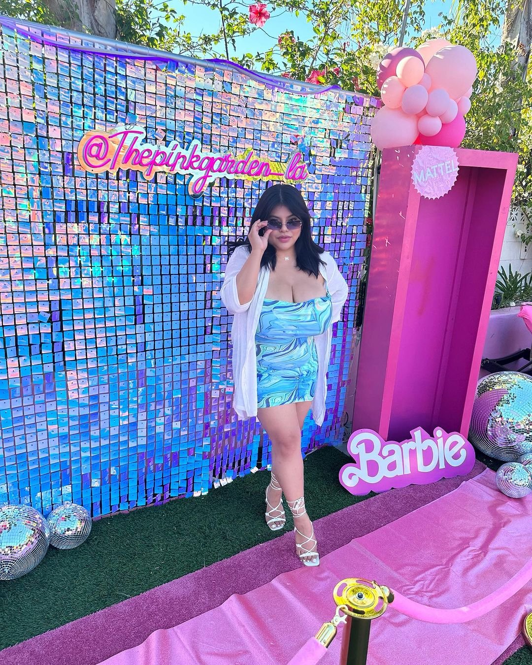 M4ギーベット—カーヴィーブルネットMILF 42