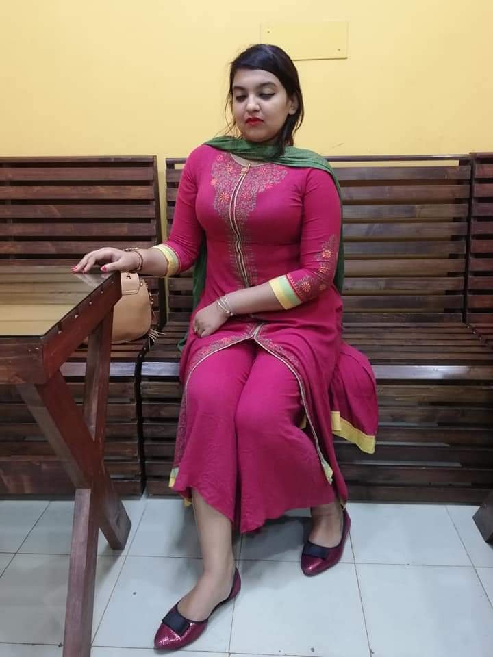 Bangladeşli iri göğüslü Ellika Ferreira 8