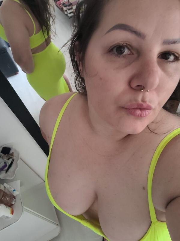 Clau—Thick Brazilian Babe Teases 7
