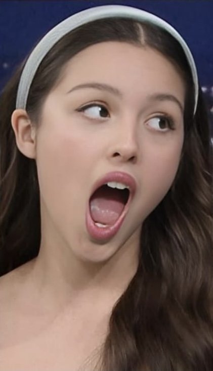 Olivia sperm için yalvarıyor. 2