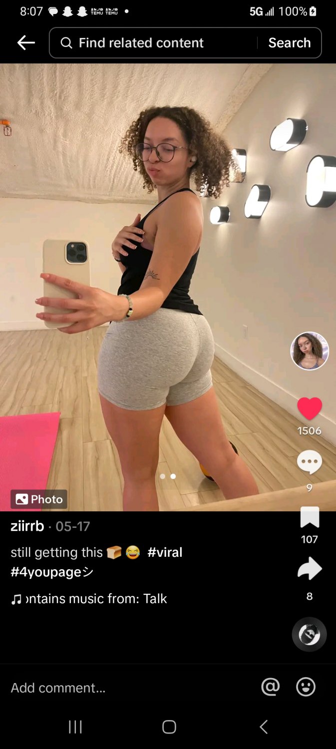 Very Dainty Ebony MILF Charms With Her Curves 7