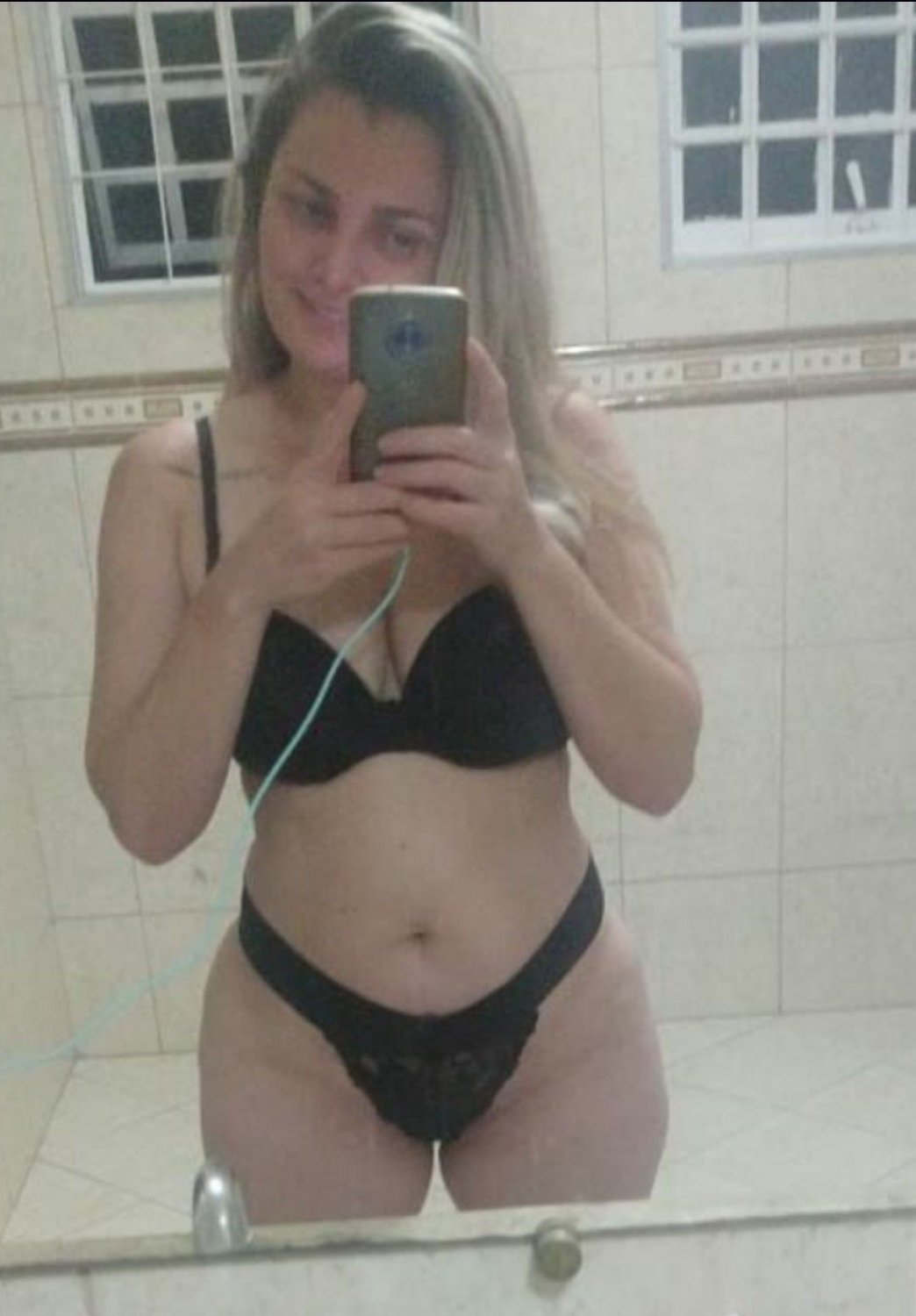 Loira Gostosa mandando foto para o Comedor 1