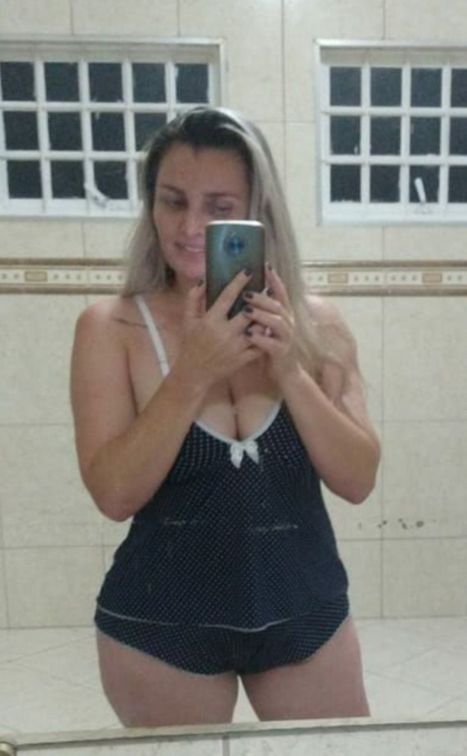 Loira Gostosa mandando foto para o Comedor 8