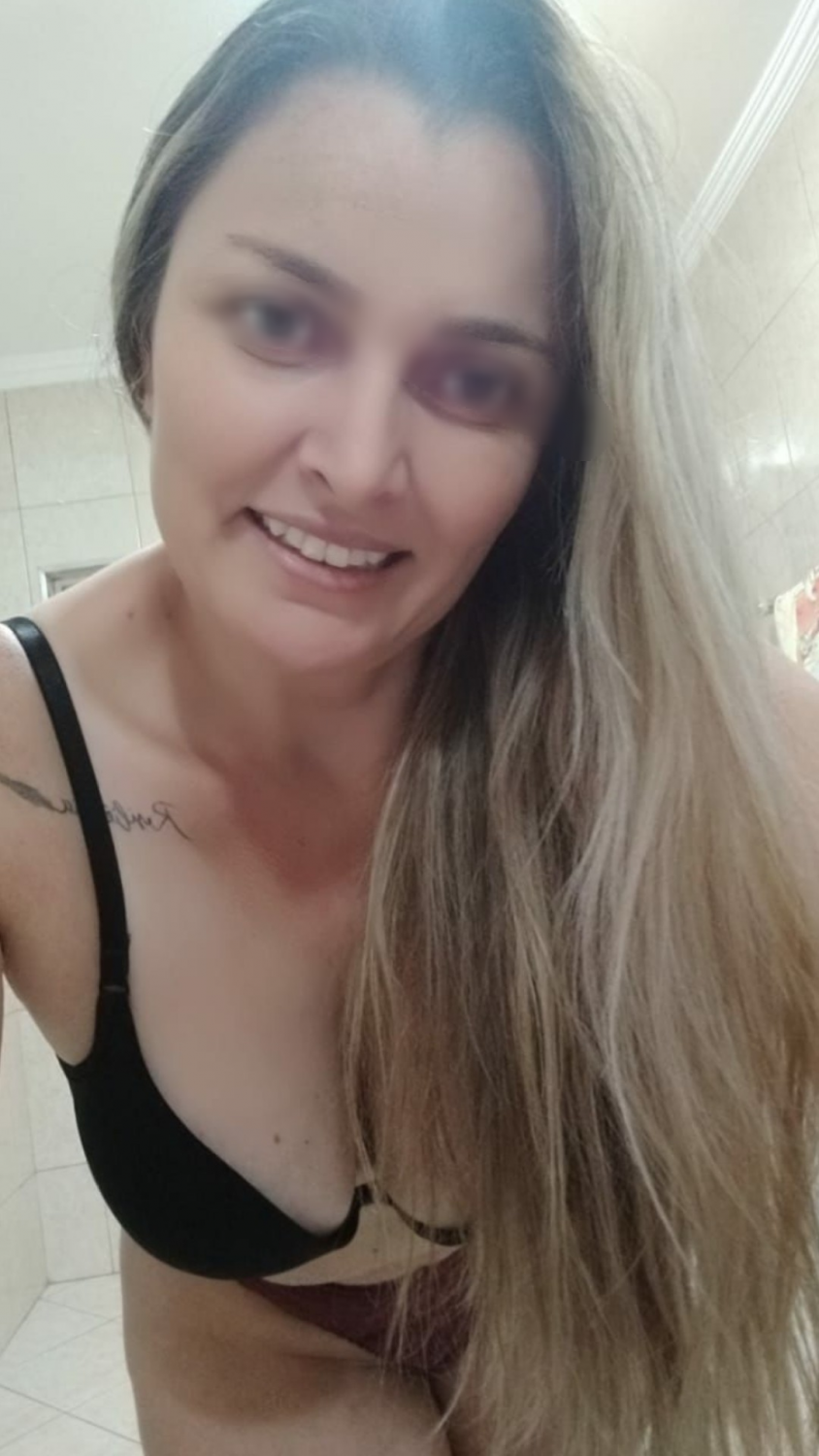 Loira Gostosa mandando foto para o Comedor 10