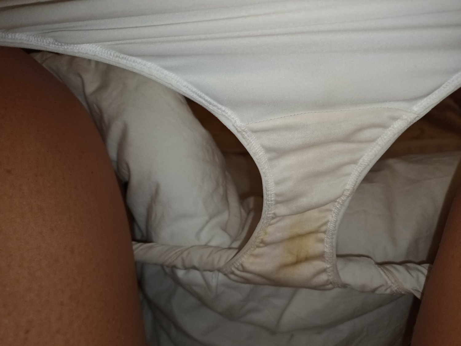 カーヴィー妻のいたずらパンティ焦らし 9