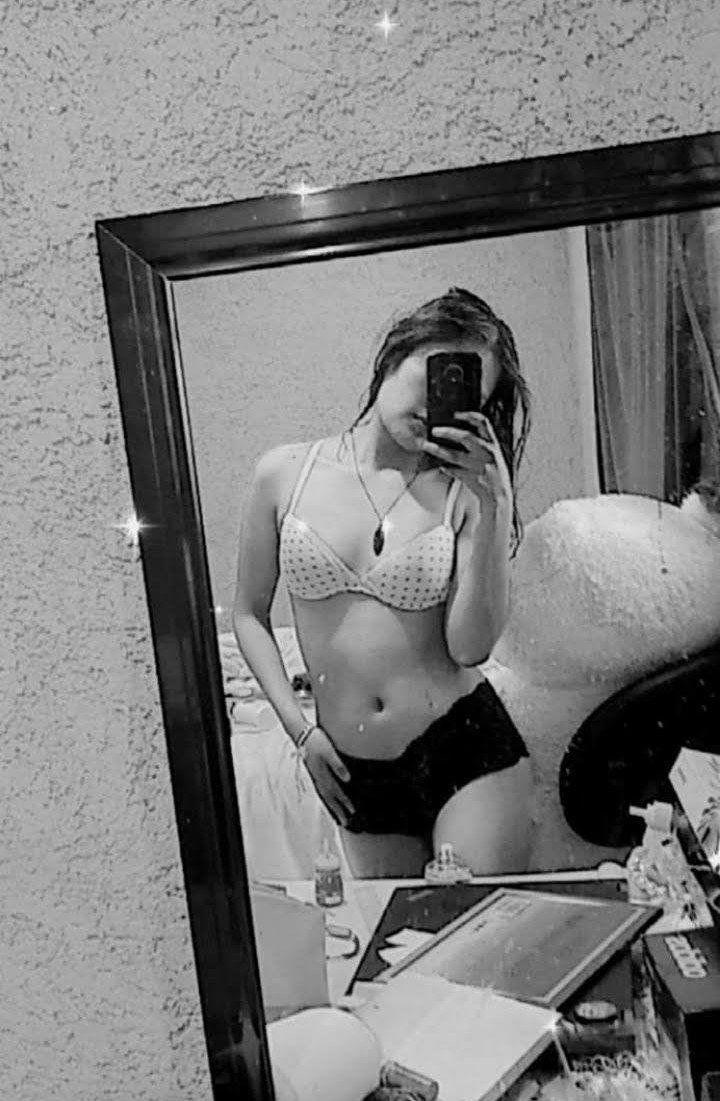 カッコールド、ノーティーガールフレンドのホットピックスをシェア 17