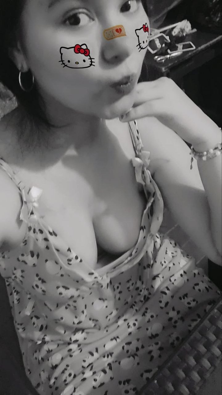 カッコールド、ノーティーガールフレンドのホットピックスをシェア 36