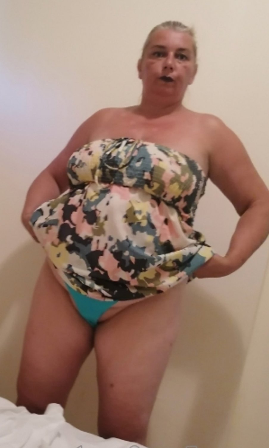 Jessie O. — Belgium’s Ultimate Submissive Cum and Piss Addict 29