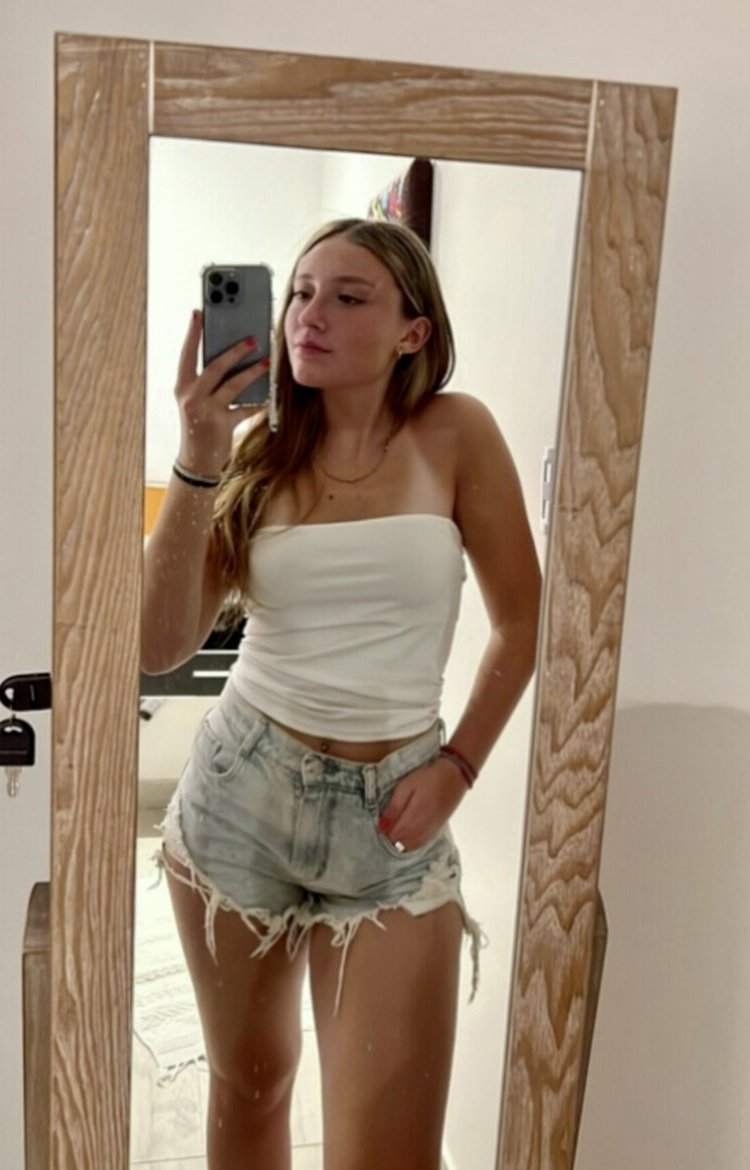 エマ・ザ・ワイルドウェブスラット、君のコックを乞う 1