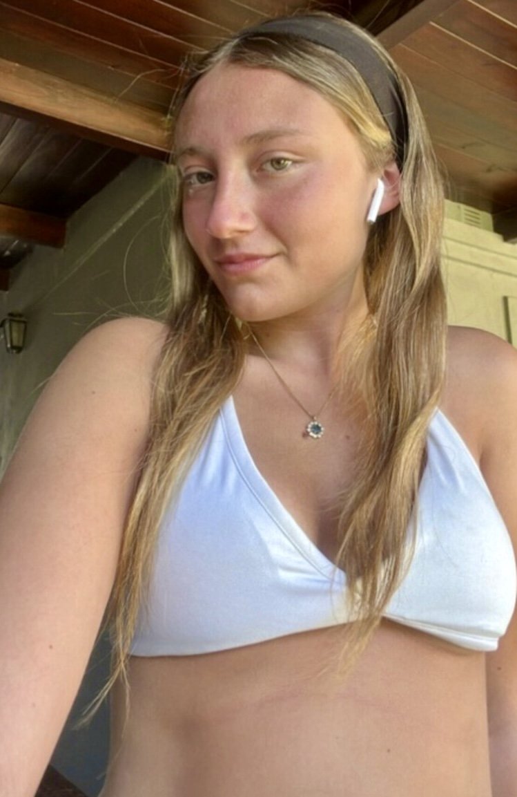 エマ・ザ・ワイルドウェブスラット、君のコックを乞う 2