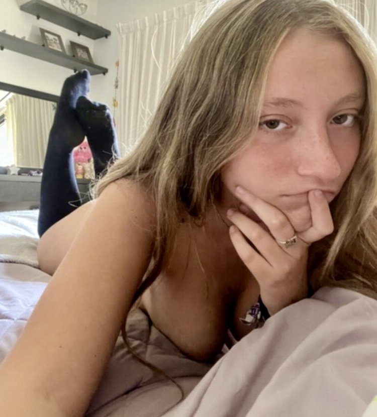 エマ・ザ・ワイルドウェブスラット、君のコックを乞う 4