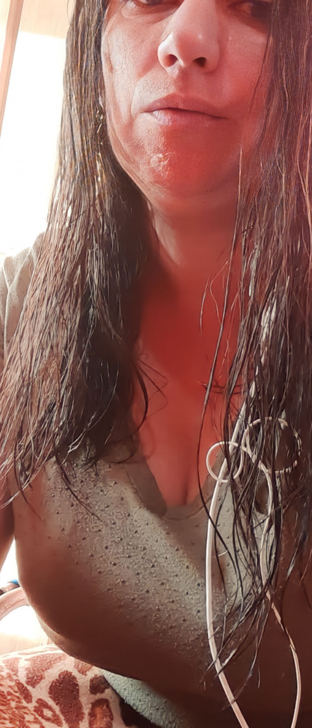 Thick Milf With Huge Tits Flaunts Herself In Leaked Video 3