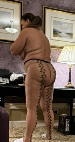 Thick Texan Realtor Turns Into a Naughty BBW Slut 1