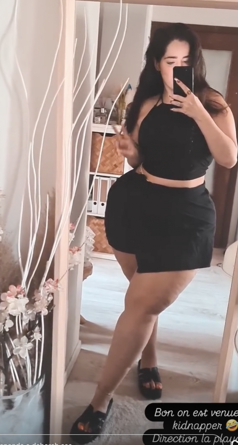 Deborah Turning Up the Heat With Naughty Leaks 32