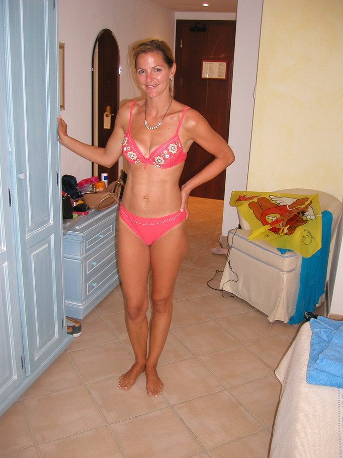 Super Sexy MILF Wanting Some Wild Naughty Action 5