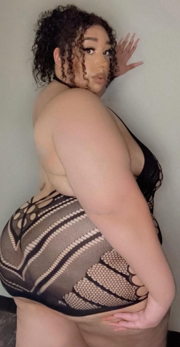 BBW MILF Showing Off Her Huge Curves and Naughty Attitude 2
