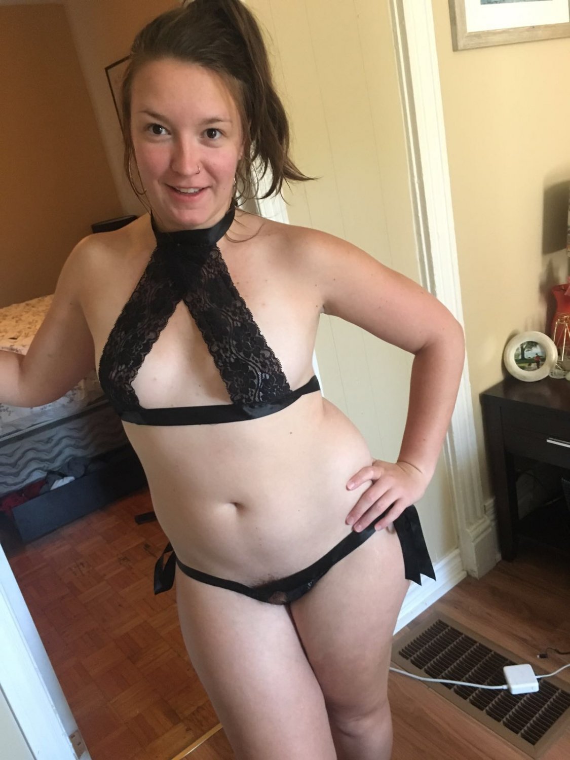 Every Comment Unlocks Another Nude Pic of Julia (28) 4