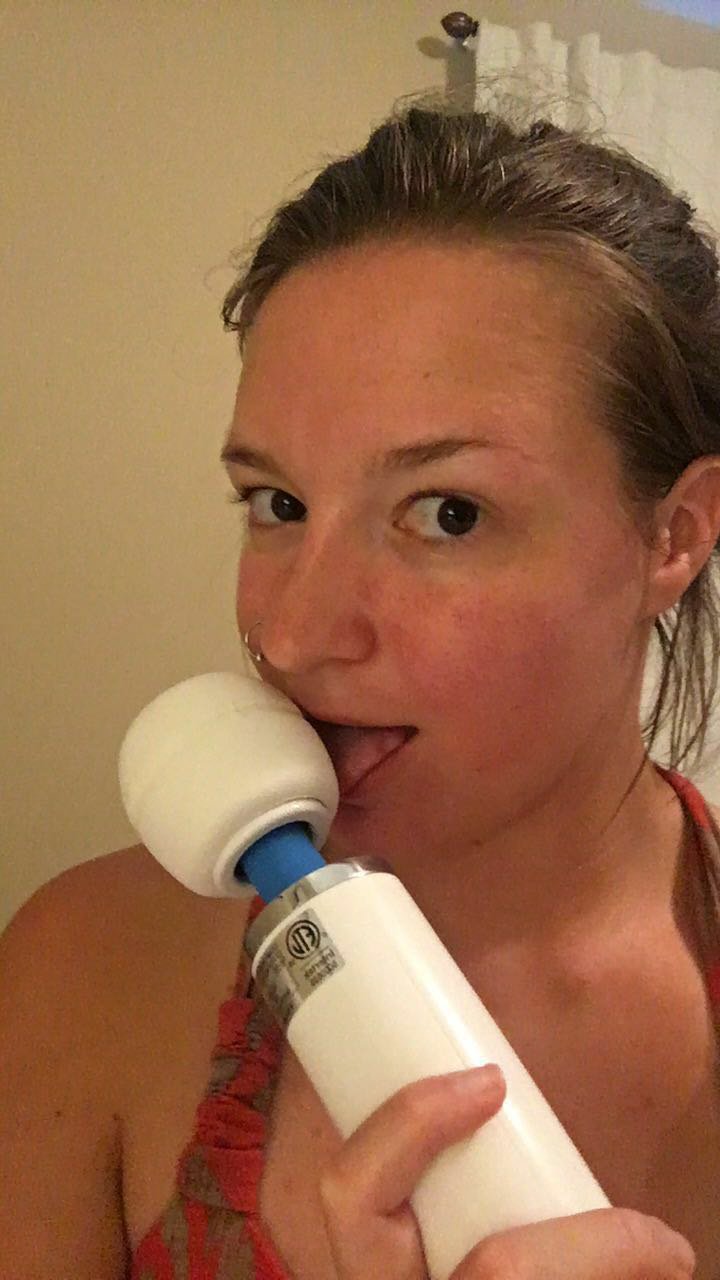 Every Comment Unlocks Another Nude Pic of Julia (28) 5