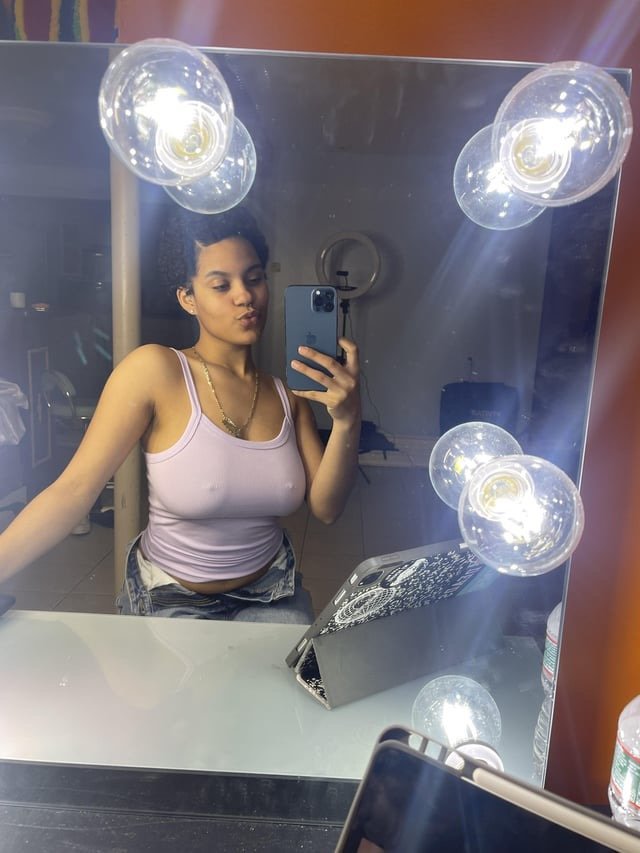 Puerto Rican Big Tit Goddess Mercedes Diorr Gets Down and Dirty 1