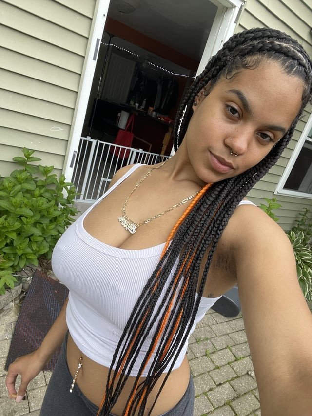 Puerto Rican Big Tit Goddess Mercedes Diorr Gets Down and Dirty 5