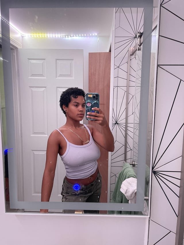 Puerto Rican Big Tit Goddess Mercedes Diorr Gets Down and Dirty 7