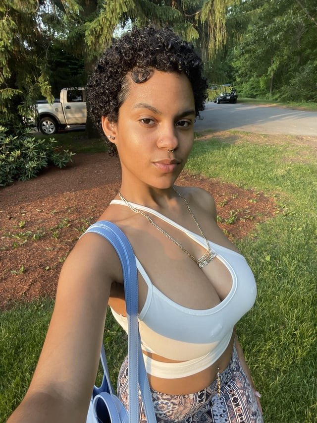 Puerto Rican Big Tit Goddess Mercedes Diorr Gets Down and Dirty 11