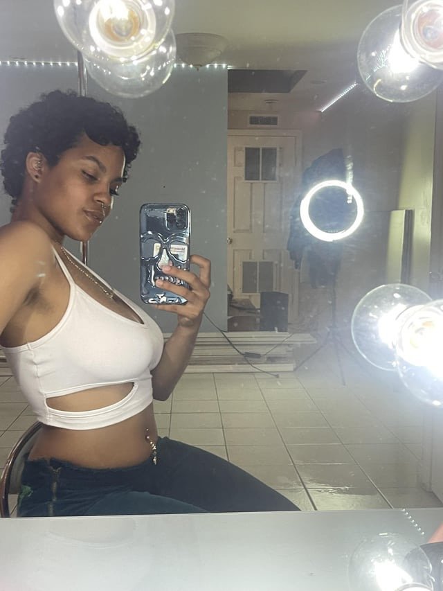 Puerto Rican Big Tit Goddess Mercedes Diorr Gets Down and Dirty 16