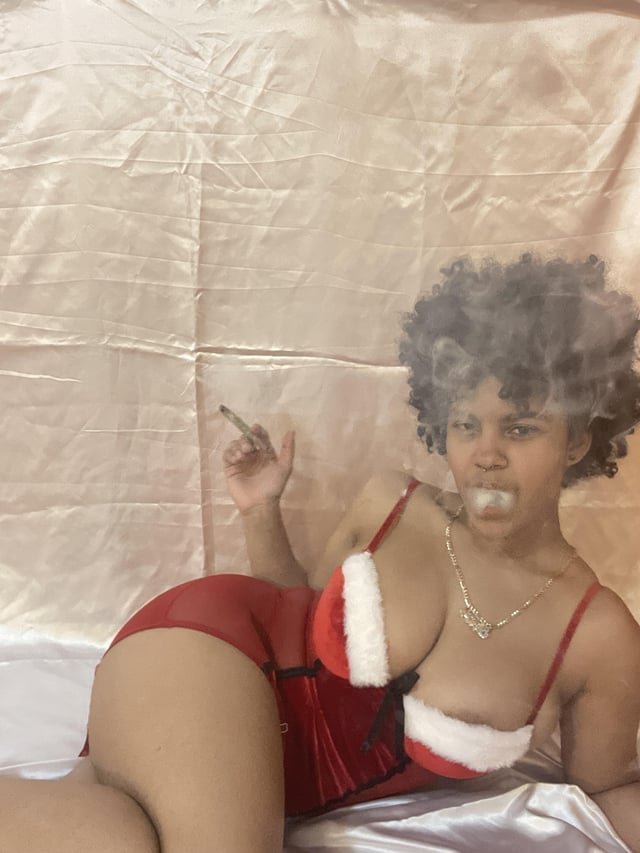 Puerto Rican Big Tit Goddess Mercedes Diorr Gets Down and Dirty 32