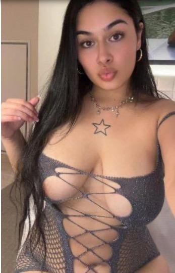 26-Year-Old Janessa Rocks as Top Escort in North Hollywood 1