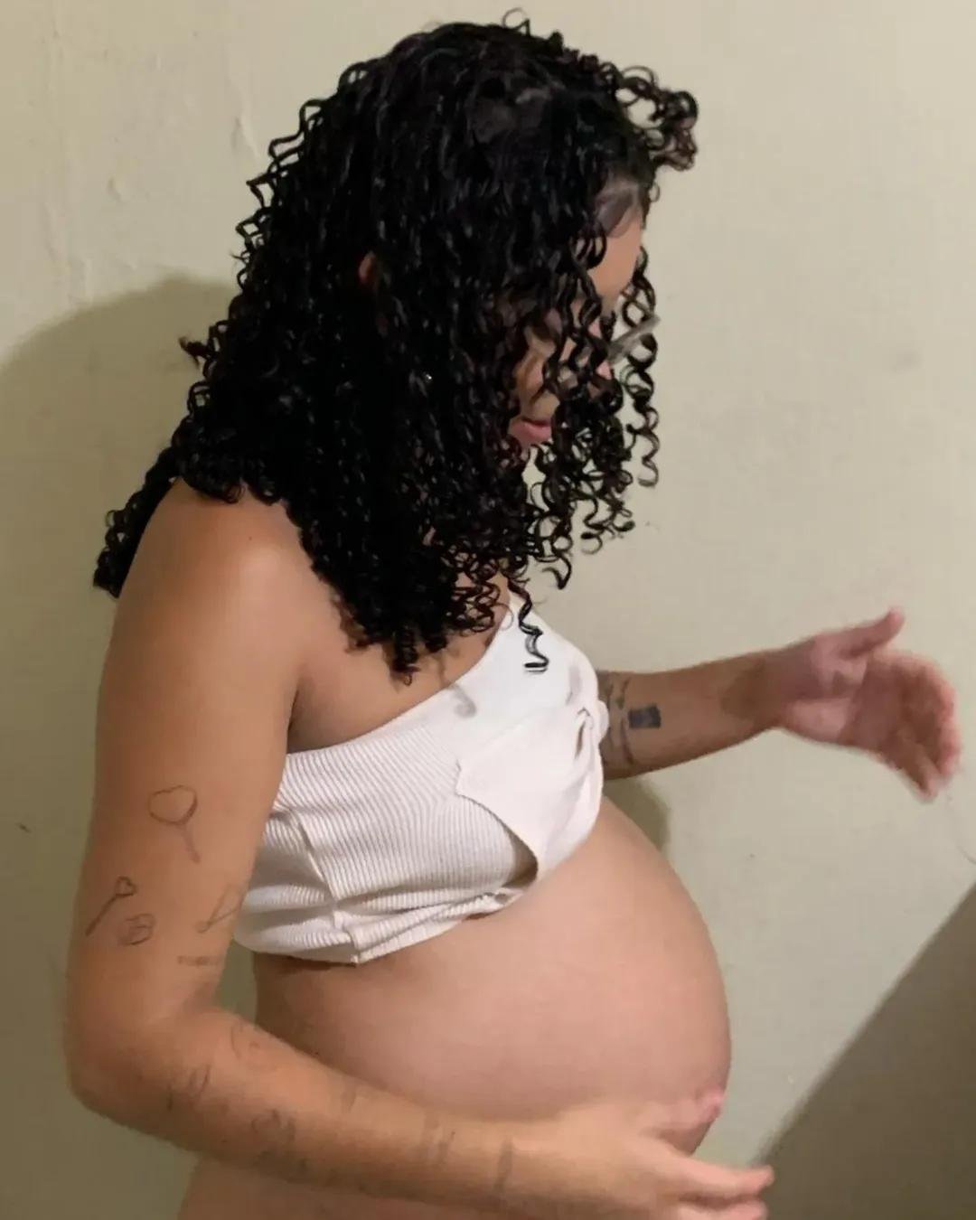 Pregnant Wife Exposed — Hotshots Wanted from All Angles 5