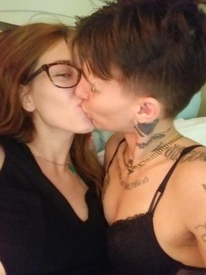 Tiny Ex-Stripper Rose — 4'11" of Pure Dirty Fun 8